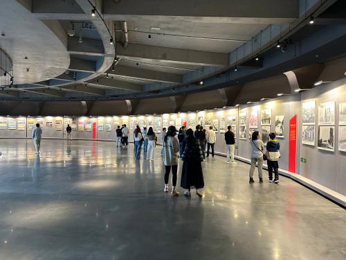 美國(guó)西雅圖城市大學(xué)MBA G26班同學(xué)參觀首鋼園主題展 美國(guó)西雅圖城市大學(xué)MBA G26班同學(xué)參觀首鋼園主題展